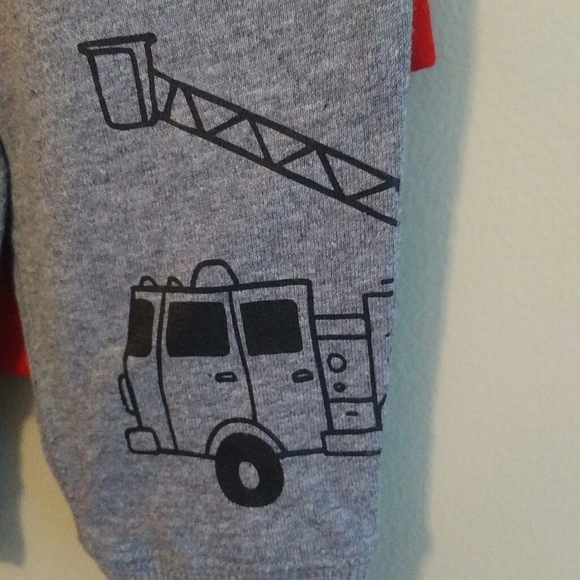 Carter's, 2 pc set, 6 months - NWT - Picture 3 of 6